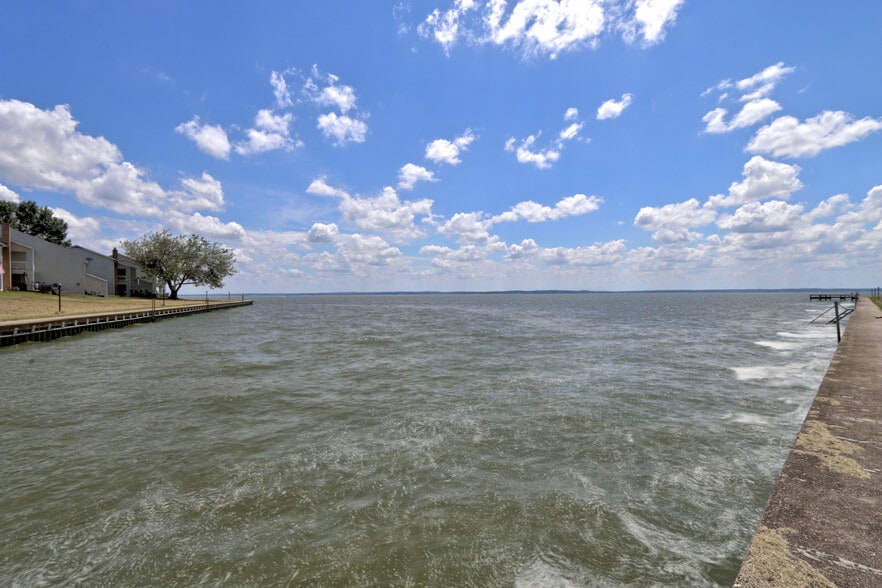 More Photos Of 100 Edgewater Dr, Livingston Apartments For Sale