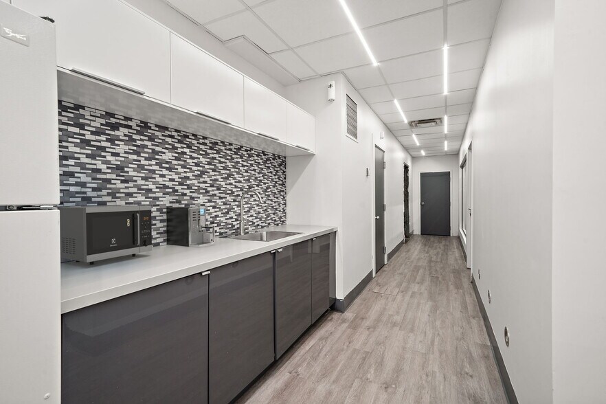 More Photos Of 4845 Rue Jean-Talon O, Montréal Storefront For Lease