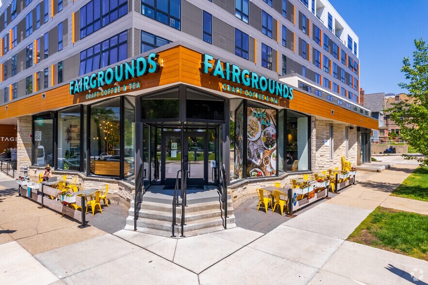 More Photos Of 916 E State St, Milwaukee Apartments For Lease