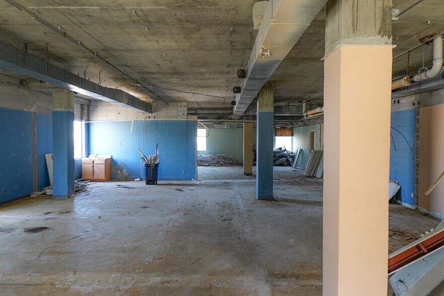 More Photos Of 222 N President St, Jackson Office Residential For Sale