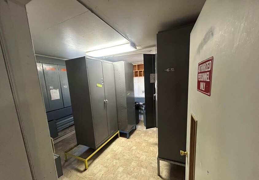 More Photos Of 3512 E Bench Rd, Dillon Manufacturing For Sale