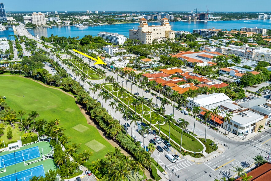 More Photos Of 255 Royal Poinciana Way, Palm Beach Storefront Retail Residential For Lease