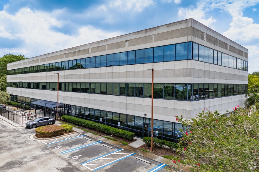 More Photos Of 8800 Grand Oak Cir, Tampa Unknown For Lease