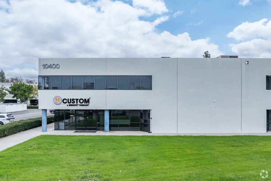 More Photos Of 10400 Pioneer Blvd, Santa Fe Springs Light Manufacturing For Lease