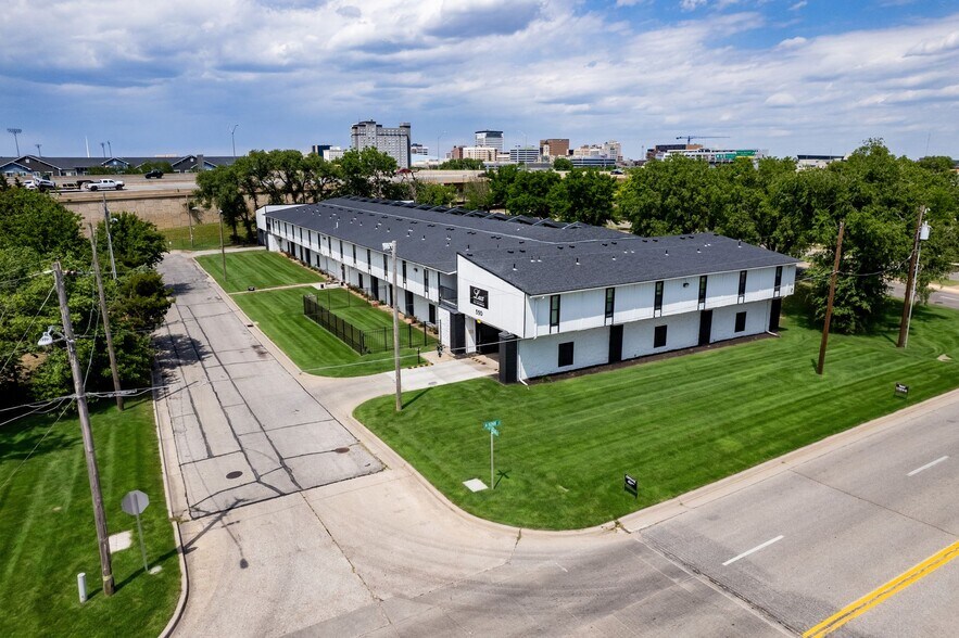 Primary Photo Of 425 W Taft St, Wichita Apartments For Sale