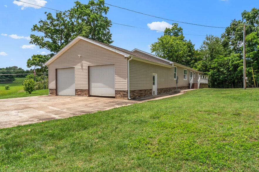 More Photos Of 104 Circle Rd, Newport Manufactured Housing Mobile Home Park For Sale