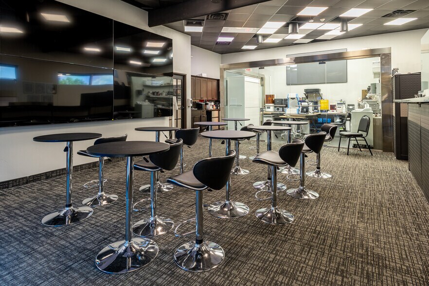 More Photos Of 302 S Lewis Ave, Tulsa Medical For Lease