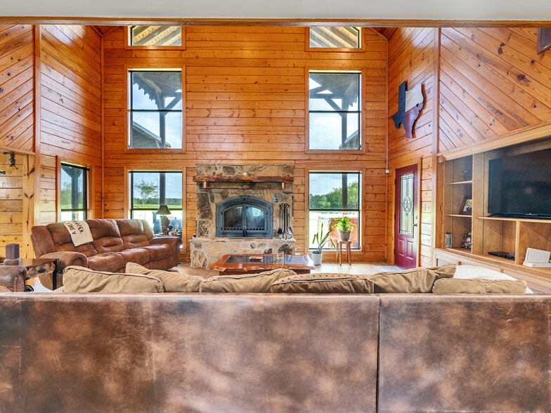 More Photos Of 325 Forest Service 217 Rd, Shepherd Specialty For Sale