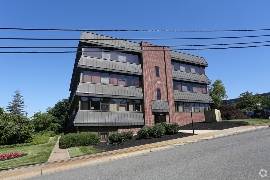 More Photos Of 10 Allen St, Toms River Office For Lease