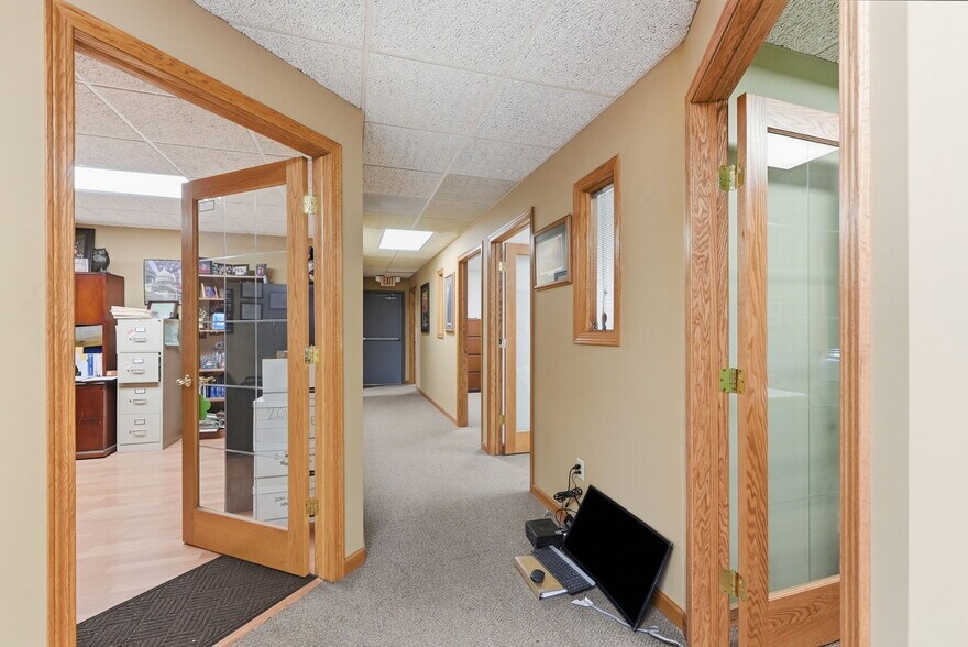 More Photos Of 251 8th St NW, Elk River Office For Sale