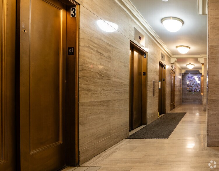 More Photos Of 90-04 161st St, Jamaica Office For Lease