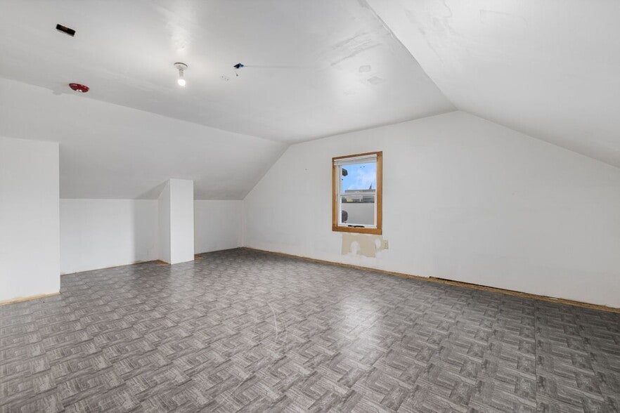 More Photos Of 84-86 Kilvert St, Warwick Restaurant For Sale