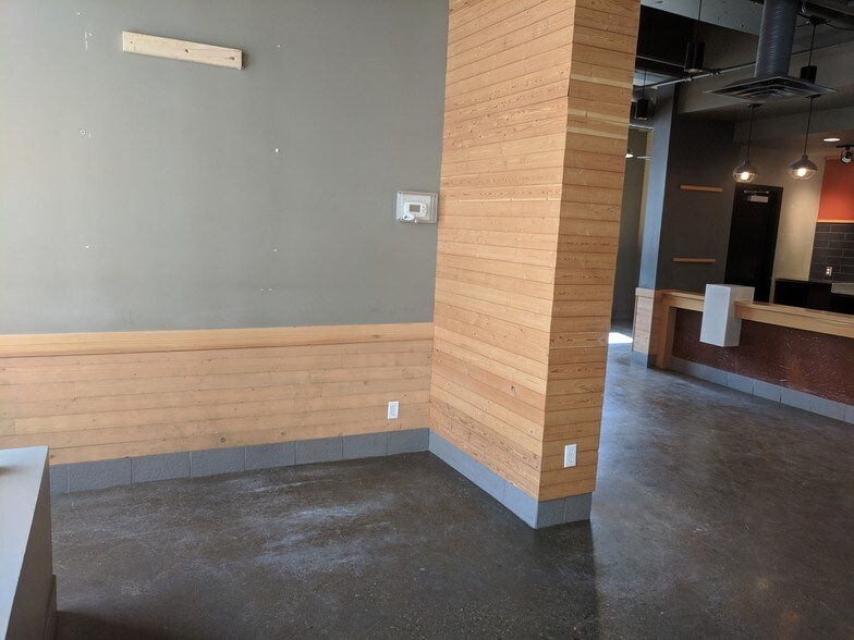 More Photos Of 683 10th St SW, Calgary Apartments For Sale