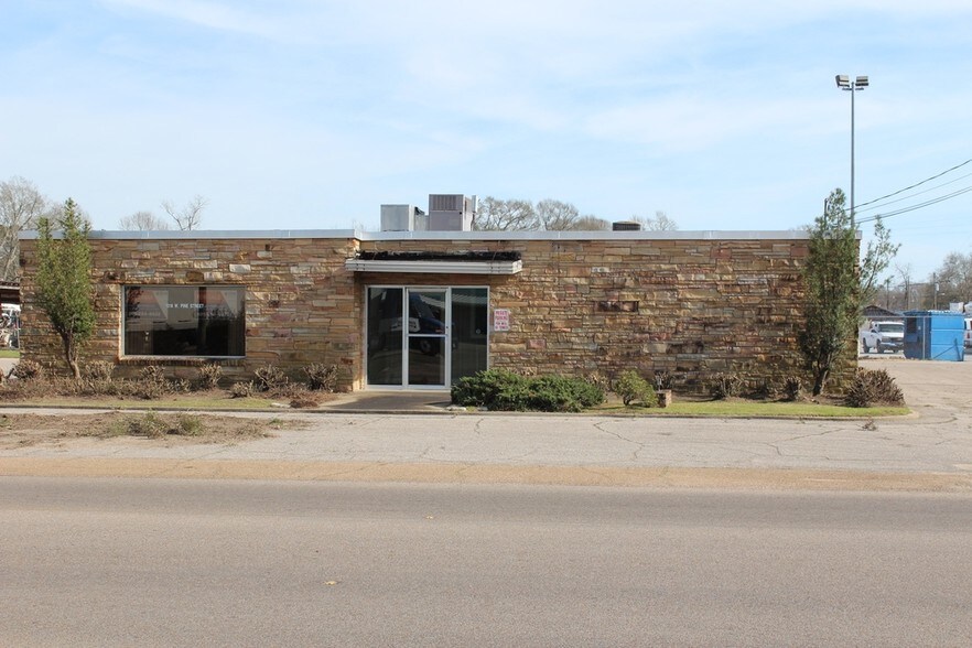 More Photos Of 1318 W Pine St, Hattiesburg Office For Lease