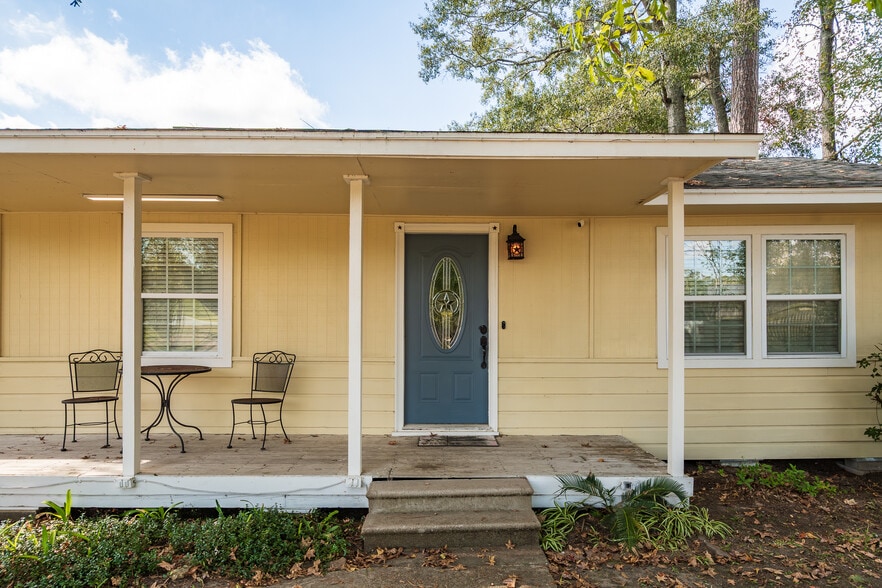 More Photos Of 11620 Fostoria Rd, Cleveland Office For Sale