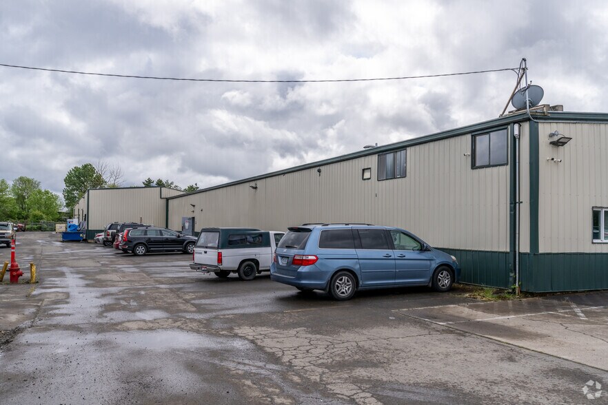 More Photos Of 3220 Pringle Rd SE, Salem Warehouse For Lease