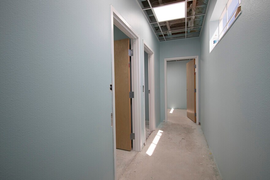 More Photos Of 4535 Tamiami Trl, Port Charlotte Office For Lease