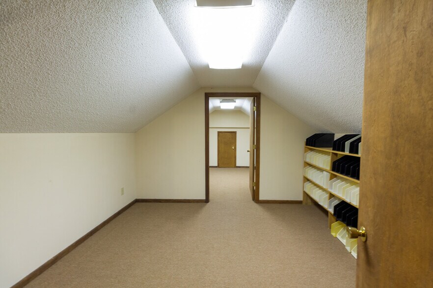 More Photos Of 810 W King St, Kings Mountain Office For Sale