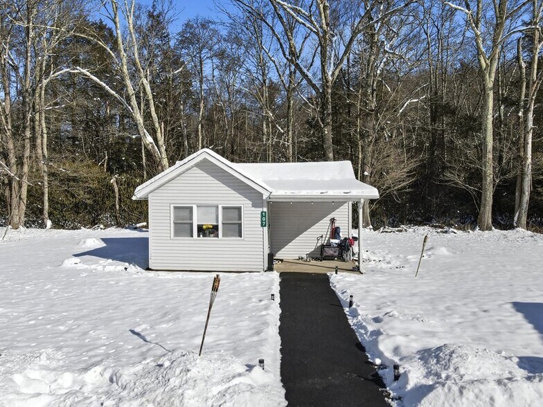 More Photos Of 306 Merwinsburg Rd, Effort Apartments For Sale