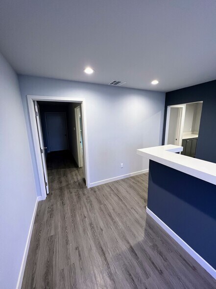 More Photos Of 12990 Branford St, Pacoima Warehouse For Lease