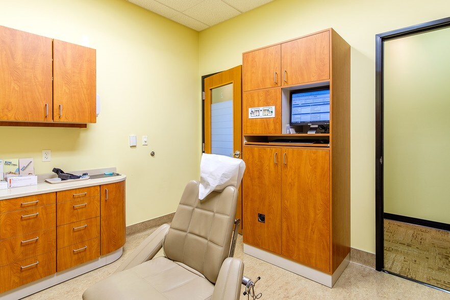 More Photos Of 1300 Esther St, Vancouver Office For Lease