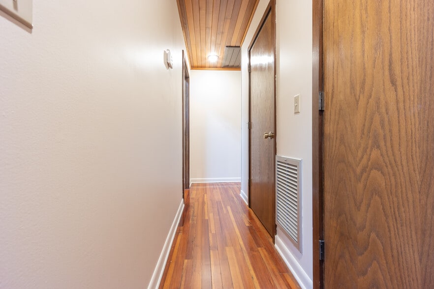 More Photos Of 1606 3rd Ave SE, Steinhatchee Lodge Meeting Hall For Sale