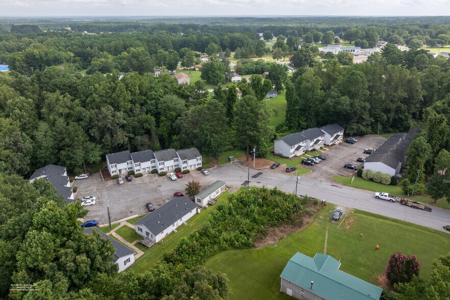 More Photos Of 210 Smith St, South Hill Apartments For Sale