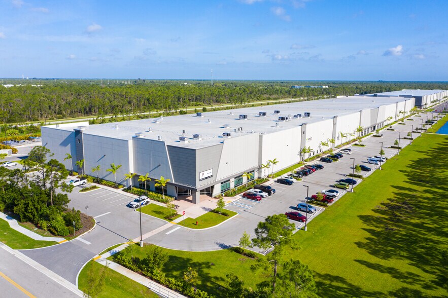 More Photos Of 15501 Park of Commerce Blvd, Jupiter Distribution For Lease