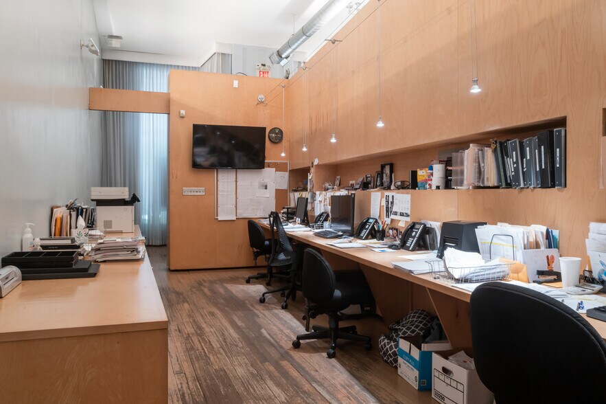 More Photos Of 1118 Walnut St, Philadelphia Storefront Retail Office For Sale
