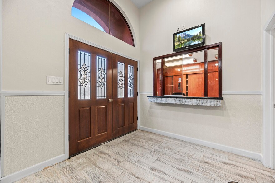 More Photos Of 11111 Jones Rd, Houston Medical For Sale