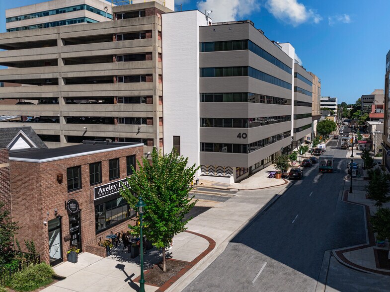 More Photos Of 40 W Chesapeake Ave, Towson Office For Lease