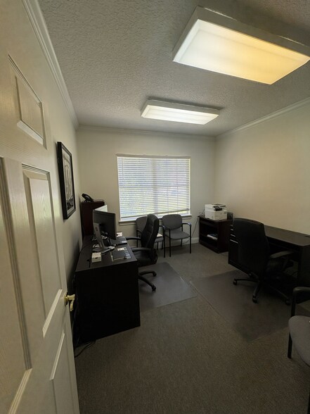 More Photos Of 8833 Perimeter Park Blvd, Jacksonville Medical For Sale