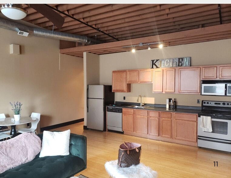 More Photos Of 329-337 S Washington Sq, Lansing Apartments For Sale