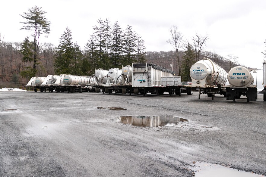 More Photos Of 56 US 46 Hwy, Columbia Distribution For Lease