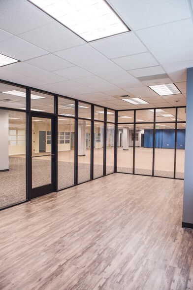 More Photos Of 707 Mendham Blvd, Orlando Office For Lease