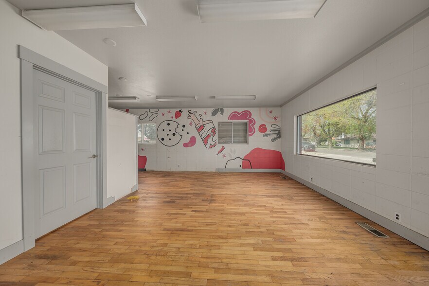 More Photos Of 361 SW 12th St, Ontario Specialty For Sale