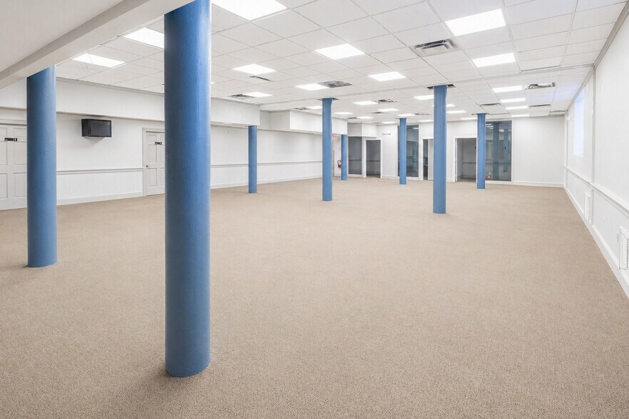More Photos Of 491 Dutton St, Lowell Office For Sale