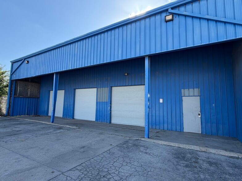 More Photos Of 4749 E Ben White Blvd, Austin Distribution For Lease