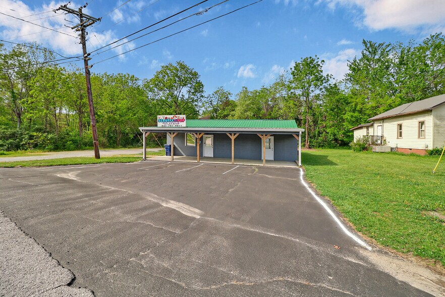 Primary Photo Of 1074 S Main St, Crossville Office For Sale