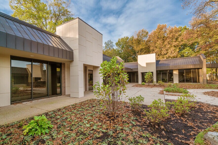More Photos Of , Memphis Office For Sale