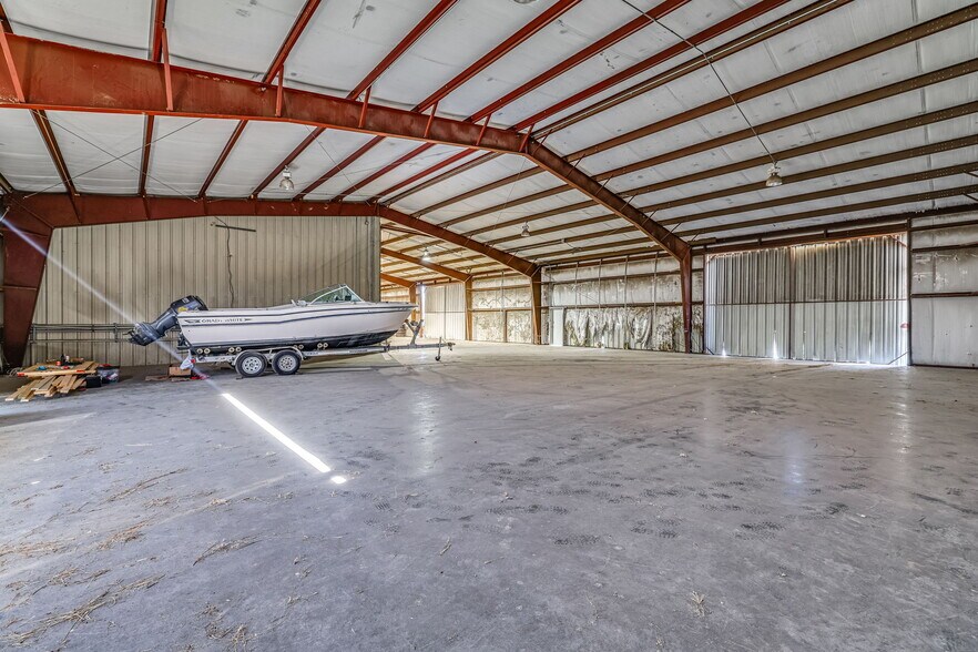 More Photos Of 2684 W US Highway 290, Fredericksburg Warehouse For Sale
