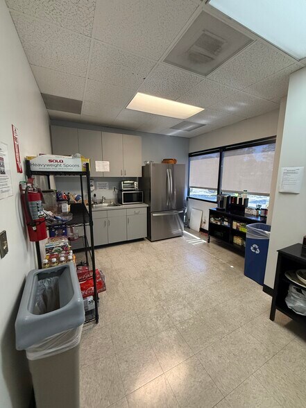 More Photos Of 6065 Bristol Pky, Culver City Office For Sale