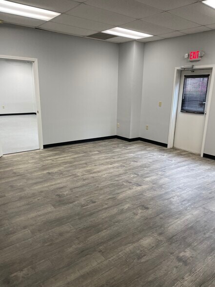 More Photos Of 1695 Bonnie Ln, Cordova Medical For Sale