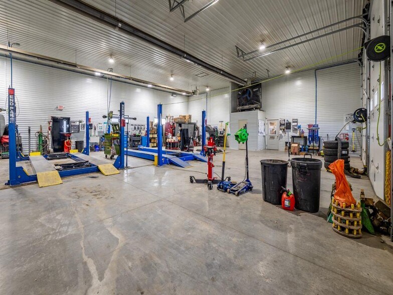 More Photos Of 528 Blackburn St, Cody Auto Repair For Sale