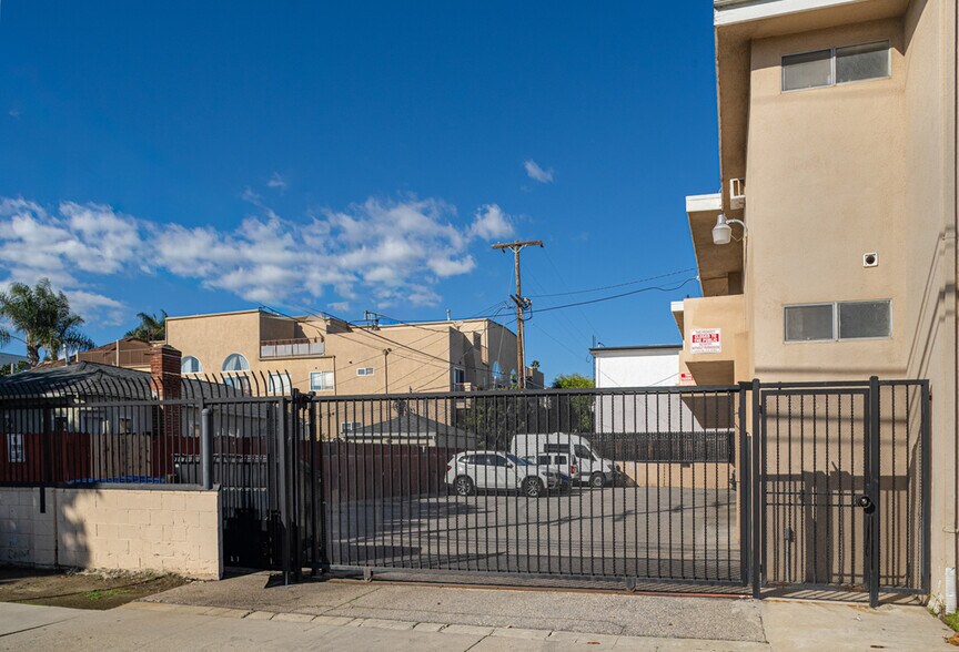 More Photos Of 1755 Granville Ave, Los Angeles Apartments For Sale
