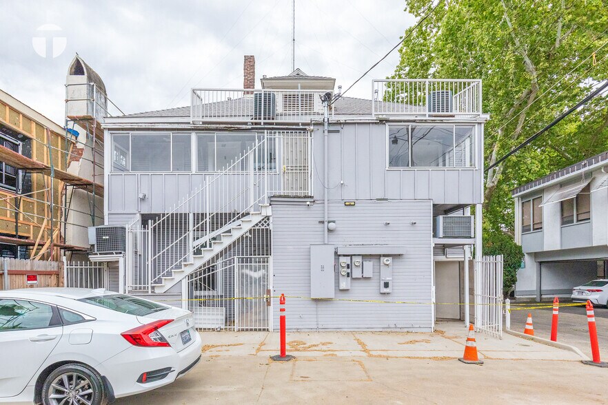 More Photos Of 1117 24th St, Sacramento Storefront Retail Residential For Lease