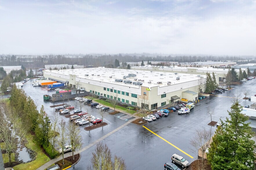 More Photos Of 4131-4293 NE 189th Ave, Portland Manufacturing For Lease