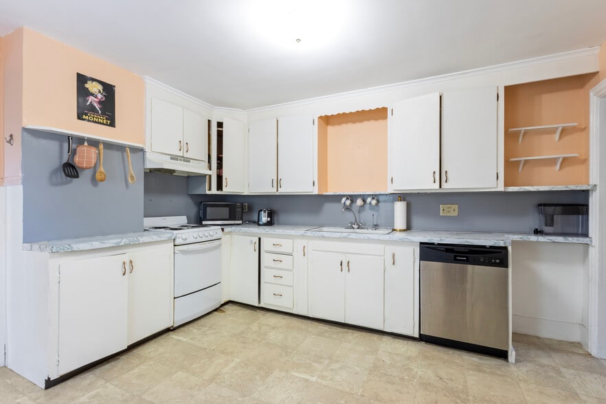 More Photos Of 176 Williams St, Providence Apartments For Sale
