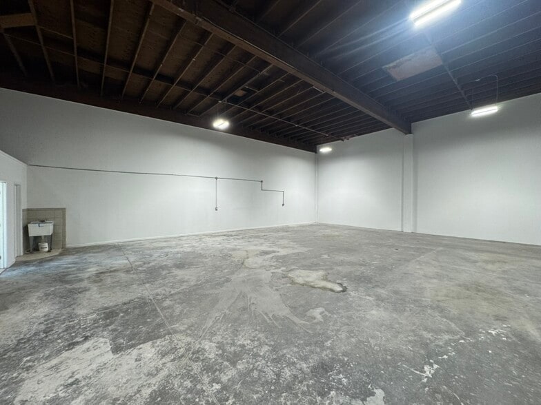 More Photos Of 25181-25197 Huntwood Ave, Hayward Warehouse For Lease