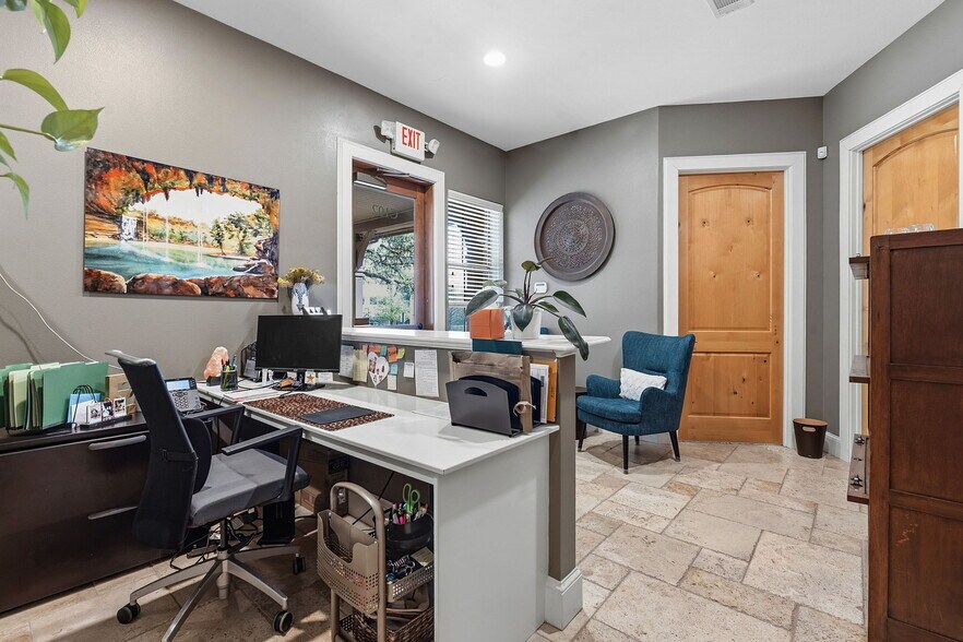 More Photos Of 5901 Old Fredericksburg Rd, Austin Office For Sale